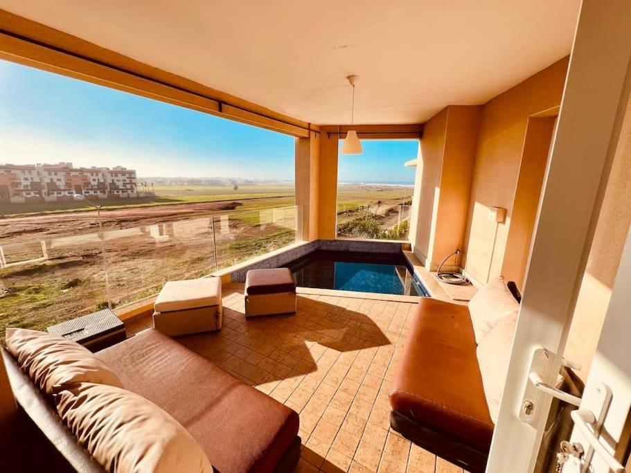 Ocean Gem - Exclusive Luxury, Balcony Pool, Beach, Surf & Views