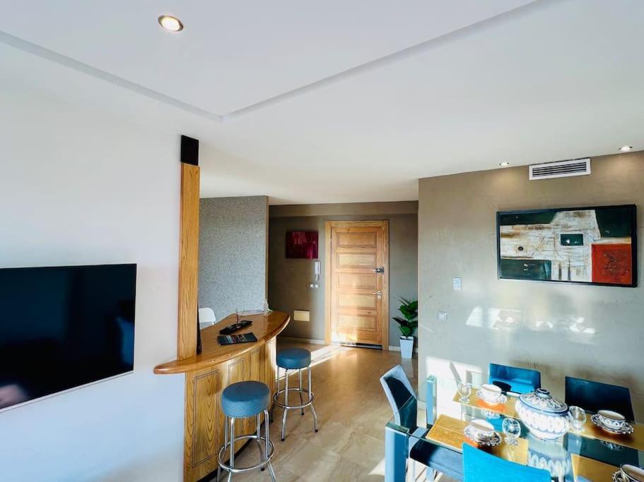 Apartment Ocean Gem - Exclusive Luxury, Balcony Pool, Beach, Surf & Views *