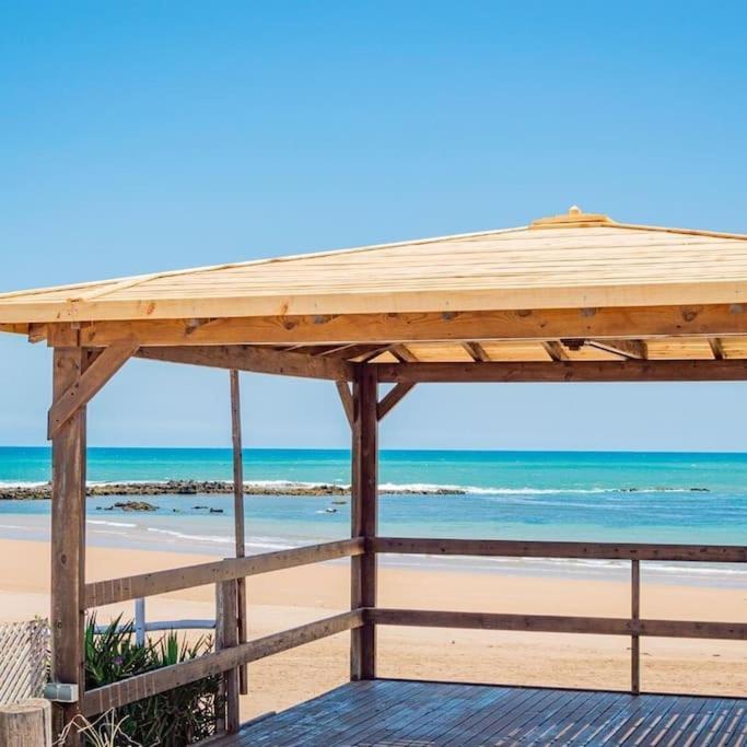 Ocean Gem - Exclusive Luxury, Balcony Pool, Beach, Surf & Views Apartment *
