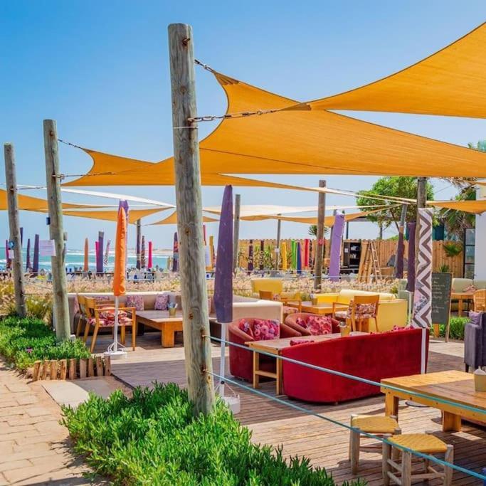 Ocean Gem - Exclusive Luxury, Balcony Pool, Beach, Surf & Views Apartment *